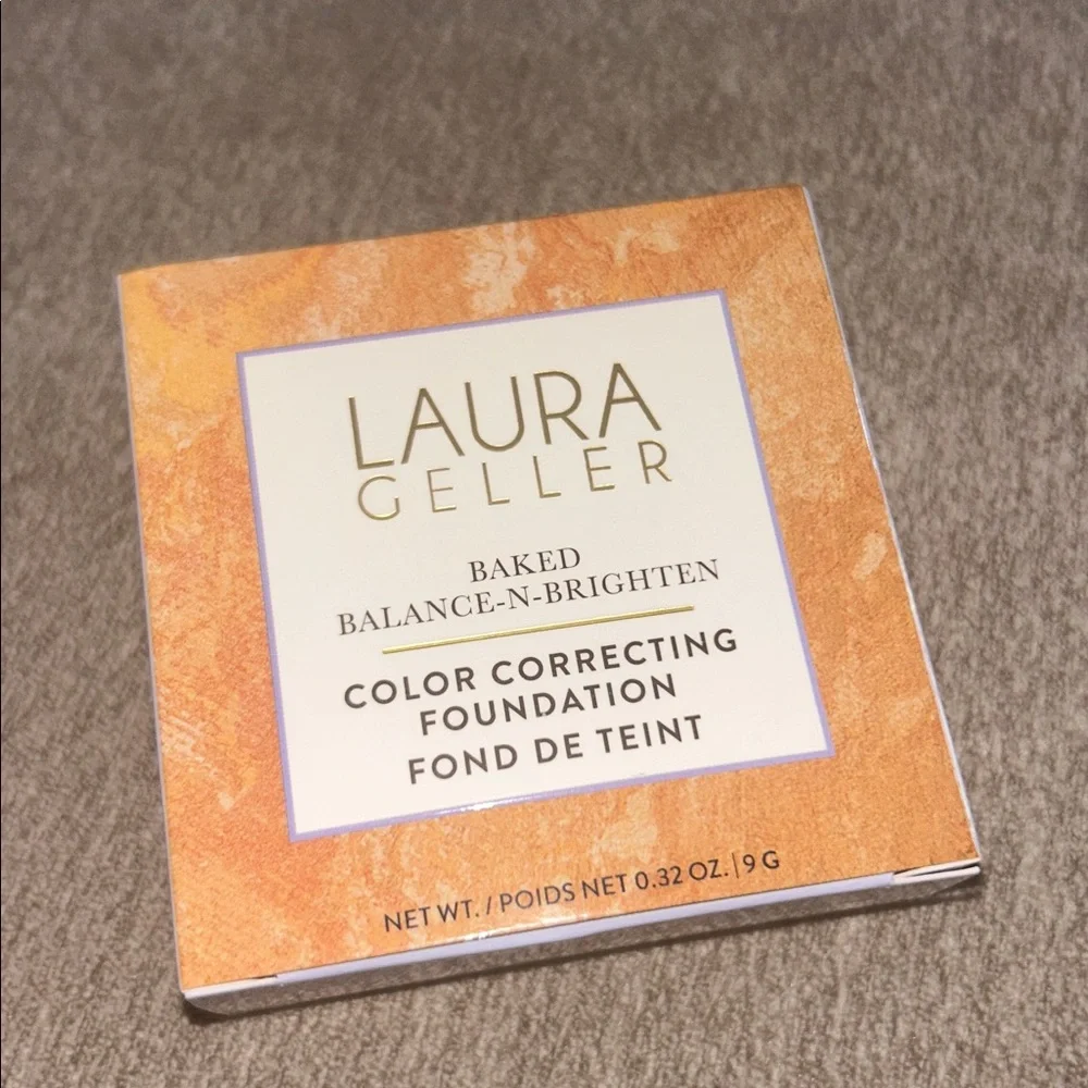 {Laura Geller} Baked Balance-n-Brighten Color Correcting Foundation, Shade:Light - Picture 7 of 9